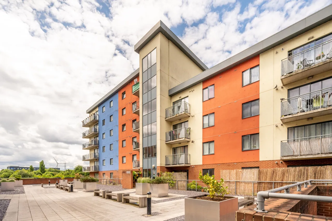 2 bed flat to rent, Barking, IG11