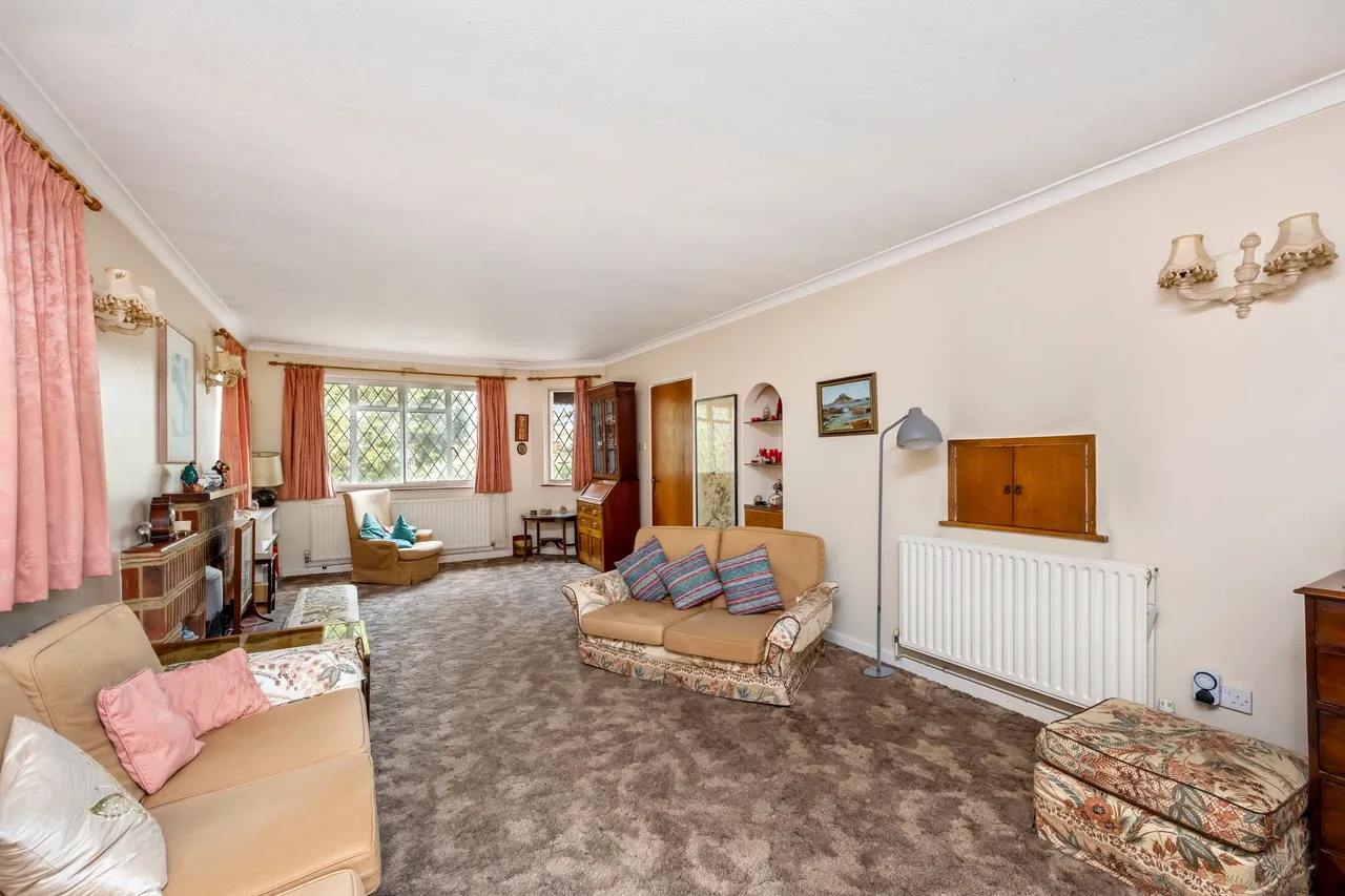 Billingshurst Road, Broadbridge Heath, RH12, photo 5