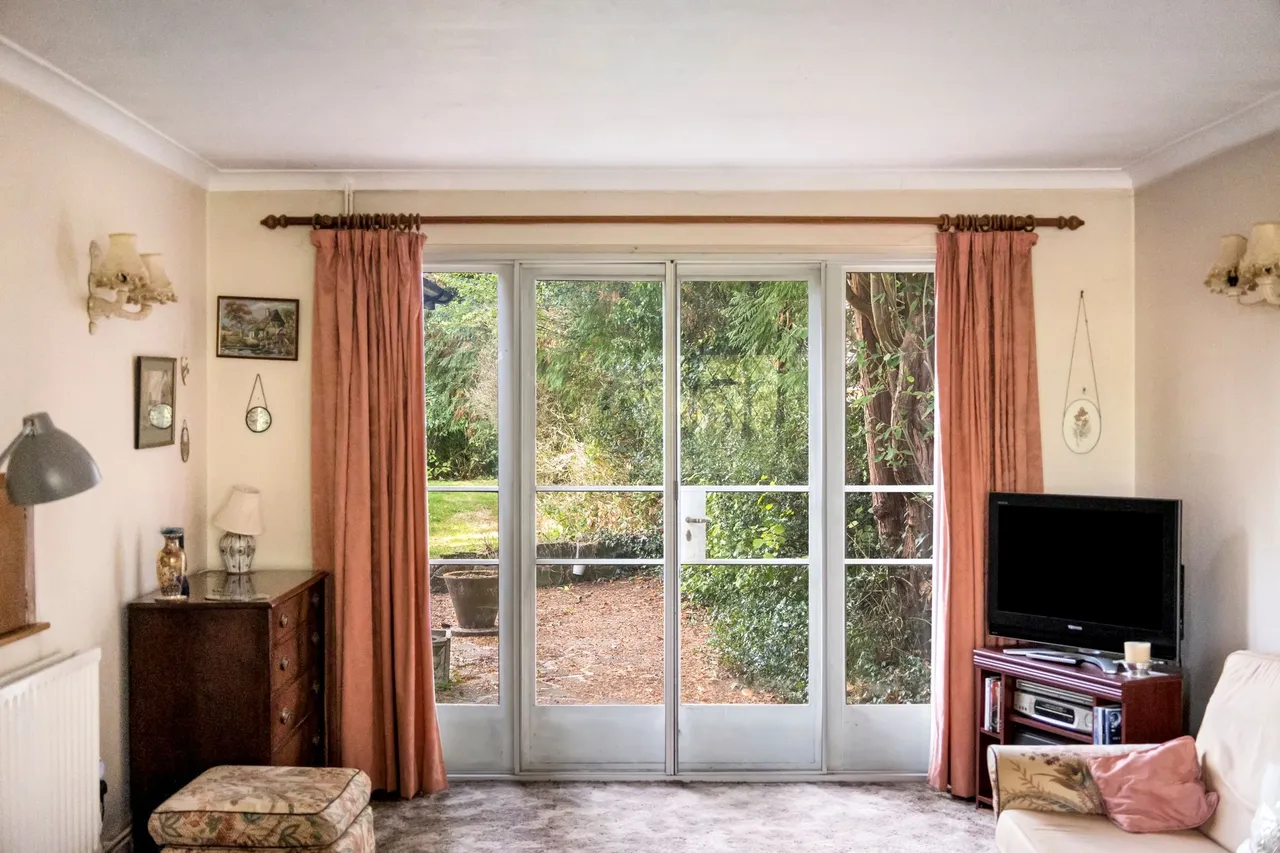 Billingshurst Road, Broadbridge Heath, RH12, photo 7