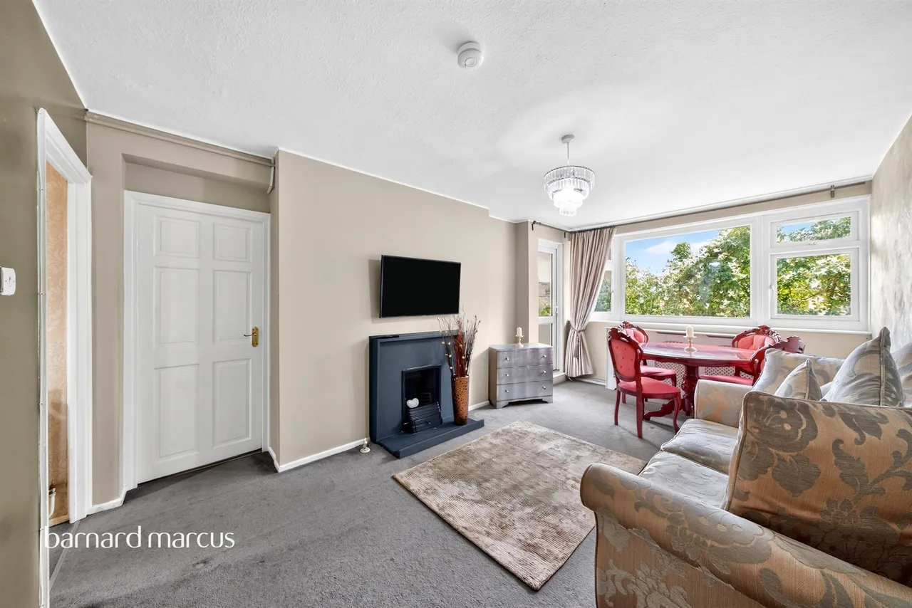 1 bed flat for sale — Alberta Estate, London
