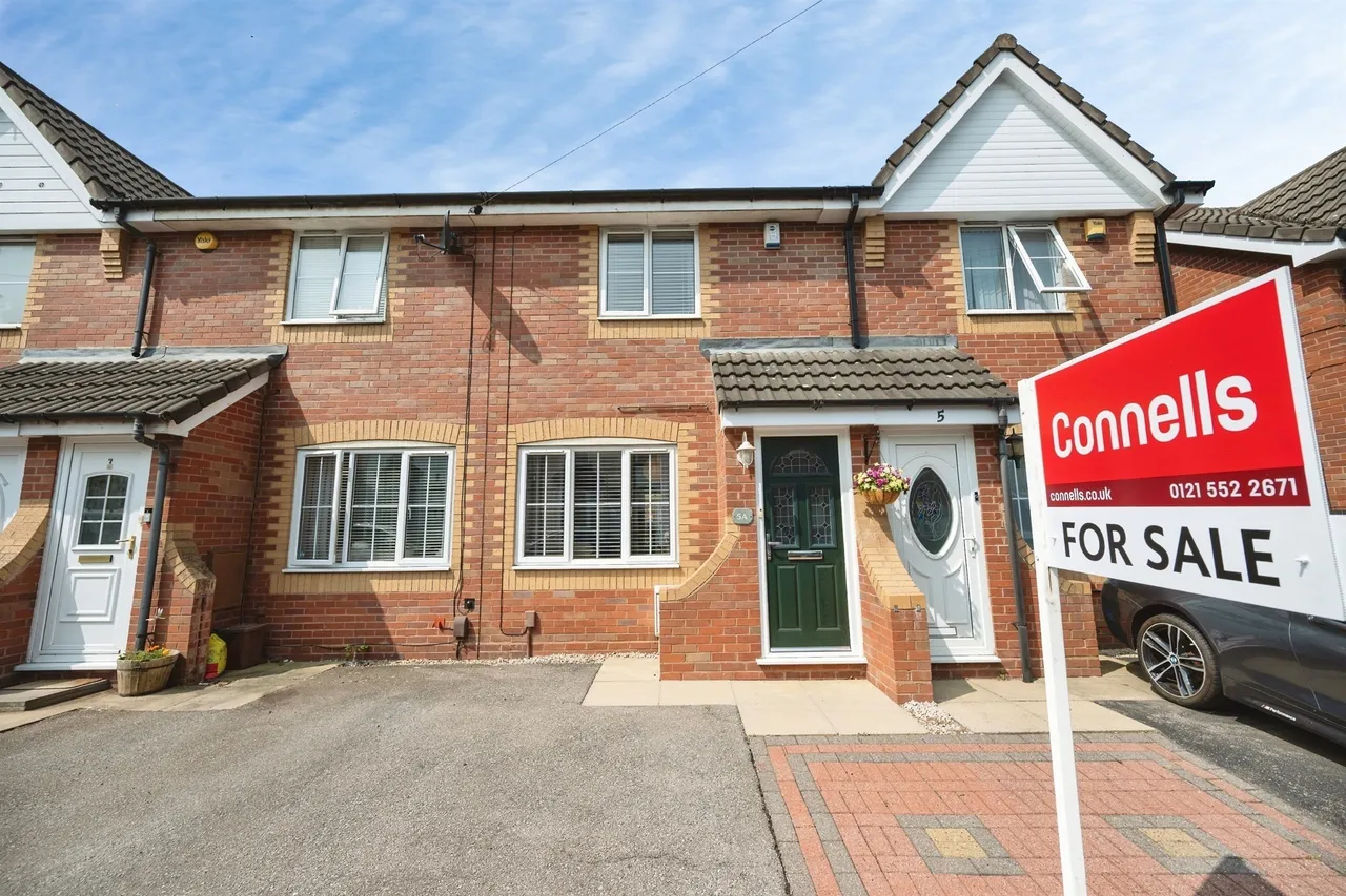 2 bed house for sale — Farm Road, Oldbury