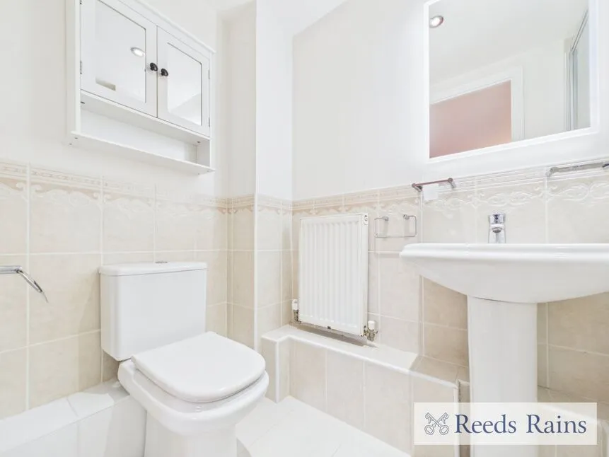 Kidman Close, Gidea Park, RM2, photo 14