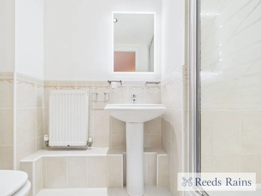 Kidman Close, Gidea Park, RM2, photo 15