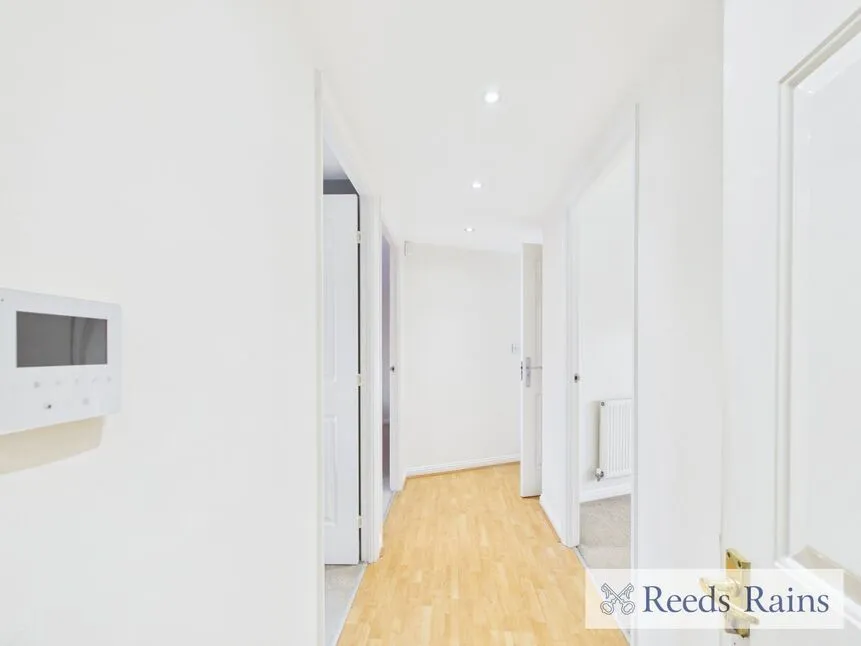 Kidman Close, Gidea Park, RM2, photo 7