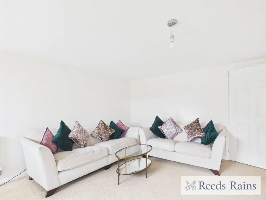 Kidman Close, Gidea Park, RM2, photo 9