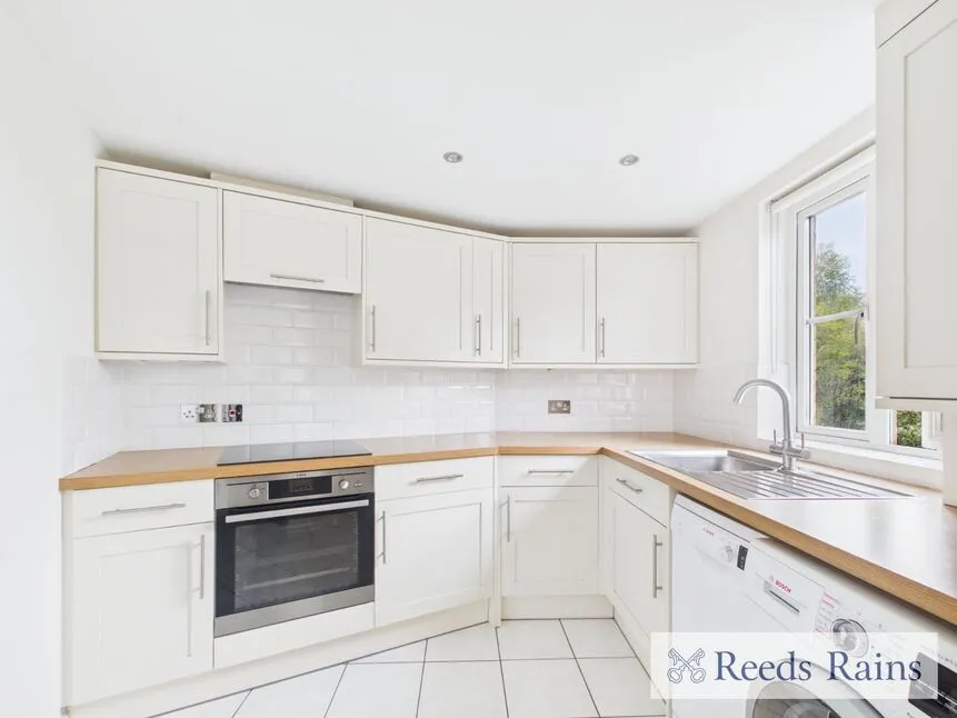 Kidman Close, Gidea Park, RM2, photo 19
