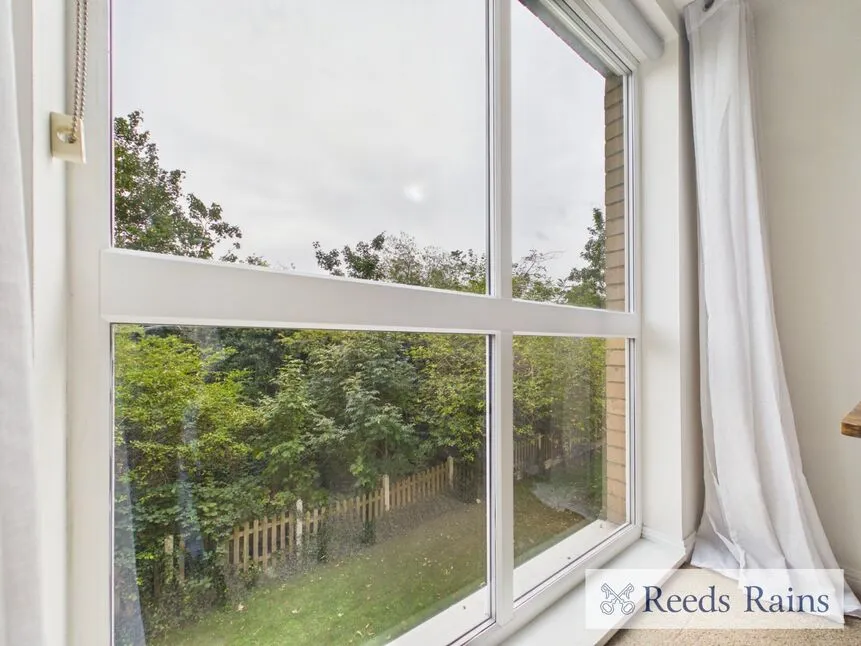 Kidman Close, Gidea Park, RM2, photo 11