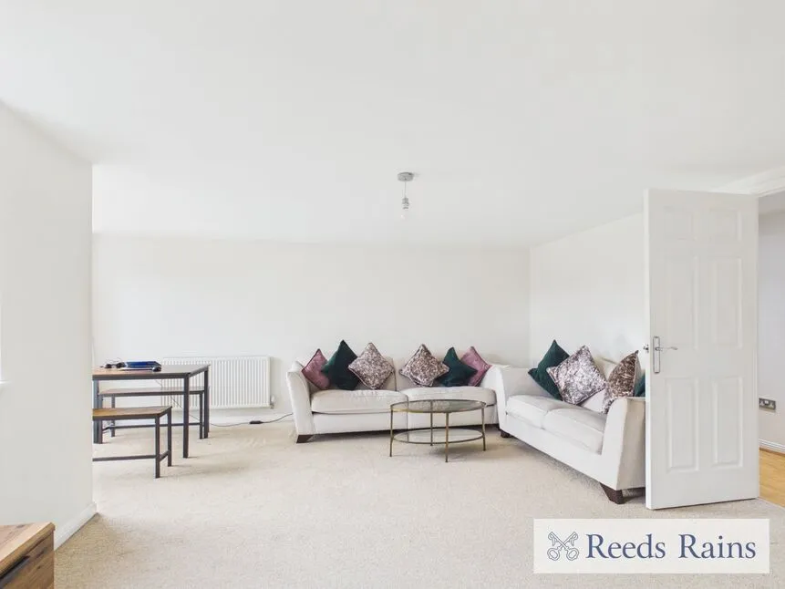 Kidman Close, Gidea Park, RM2, photo 13