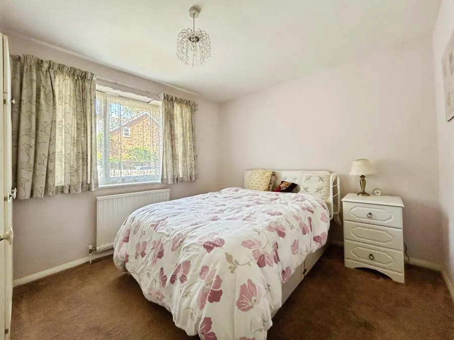 Aldershot Road, Fleet, GU51, photo 8