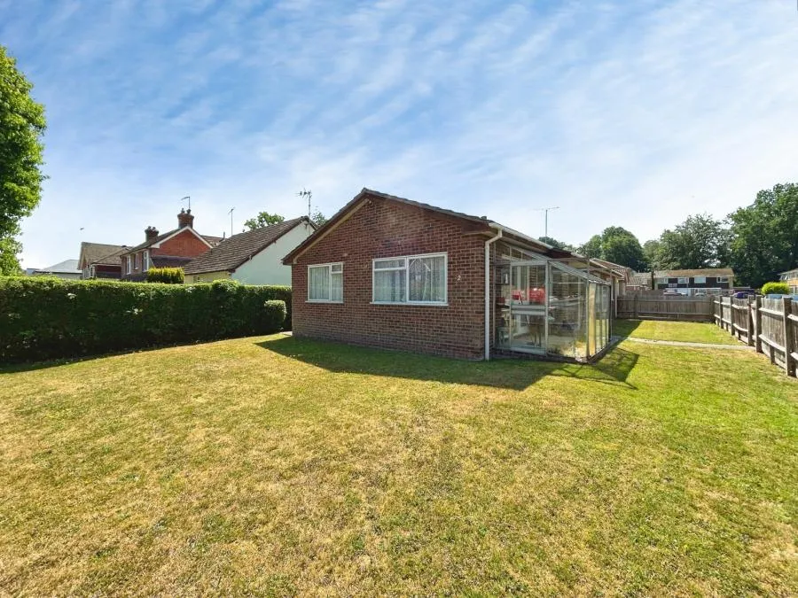 Aldershot Road, Fleet, GU51, photo 18