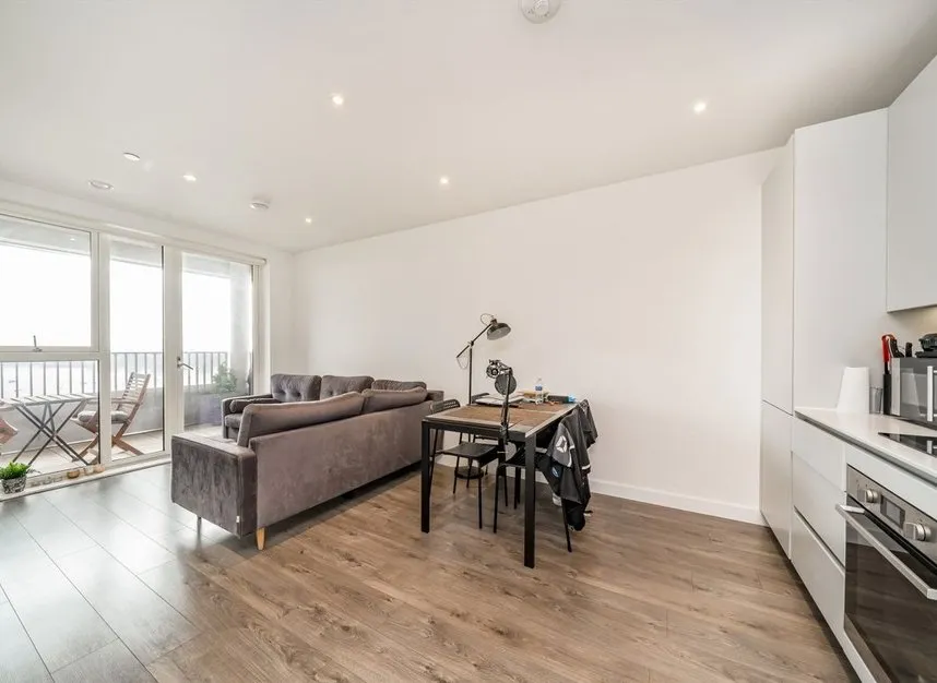 Pier Road, Silvertown, E16, photo 3