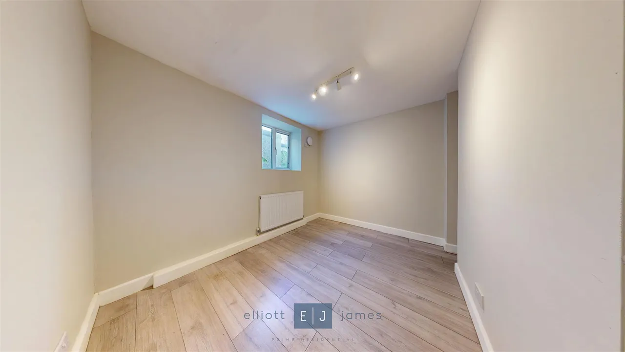 The Avenue, London, E4, photo 5