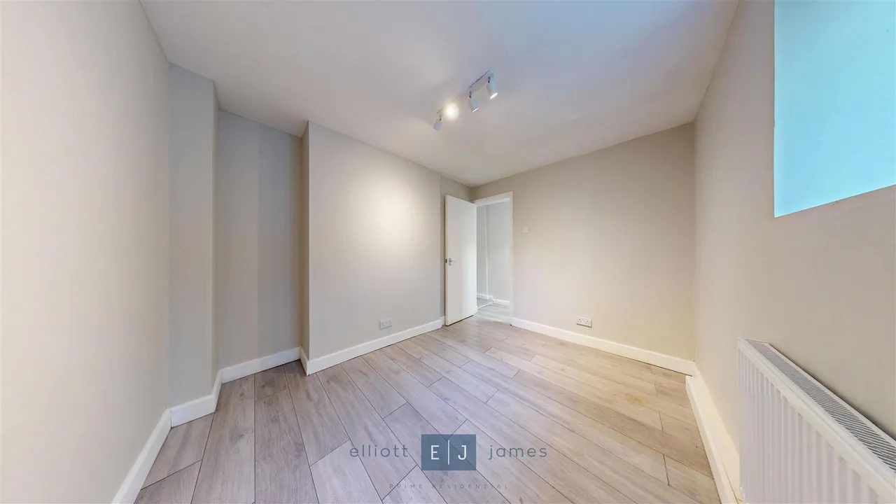 The Avenue, London, E4, photo 6