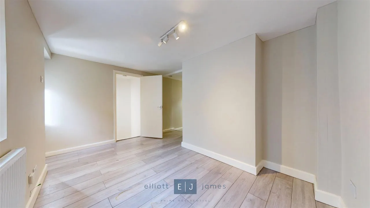 The Avenue, London, E4, photo 3