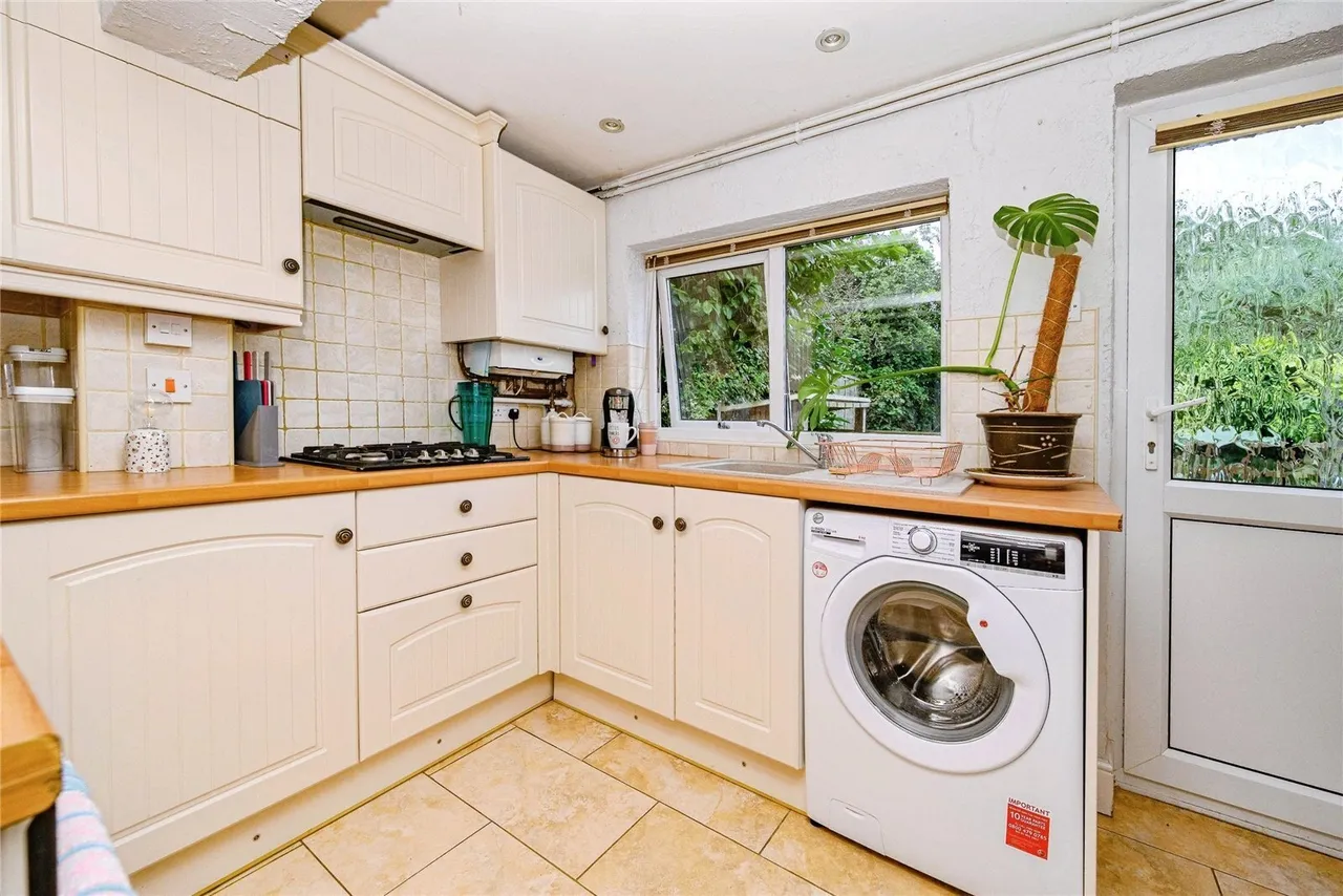 Dunstable Road, Toddington, Dunstable, Bedfordshire, LU5, photo 7