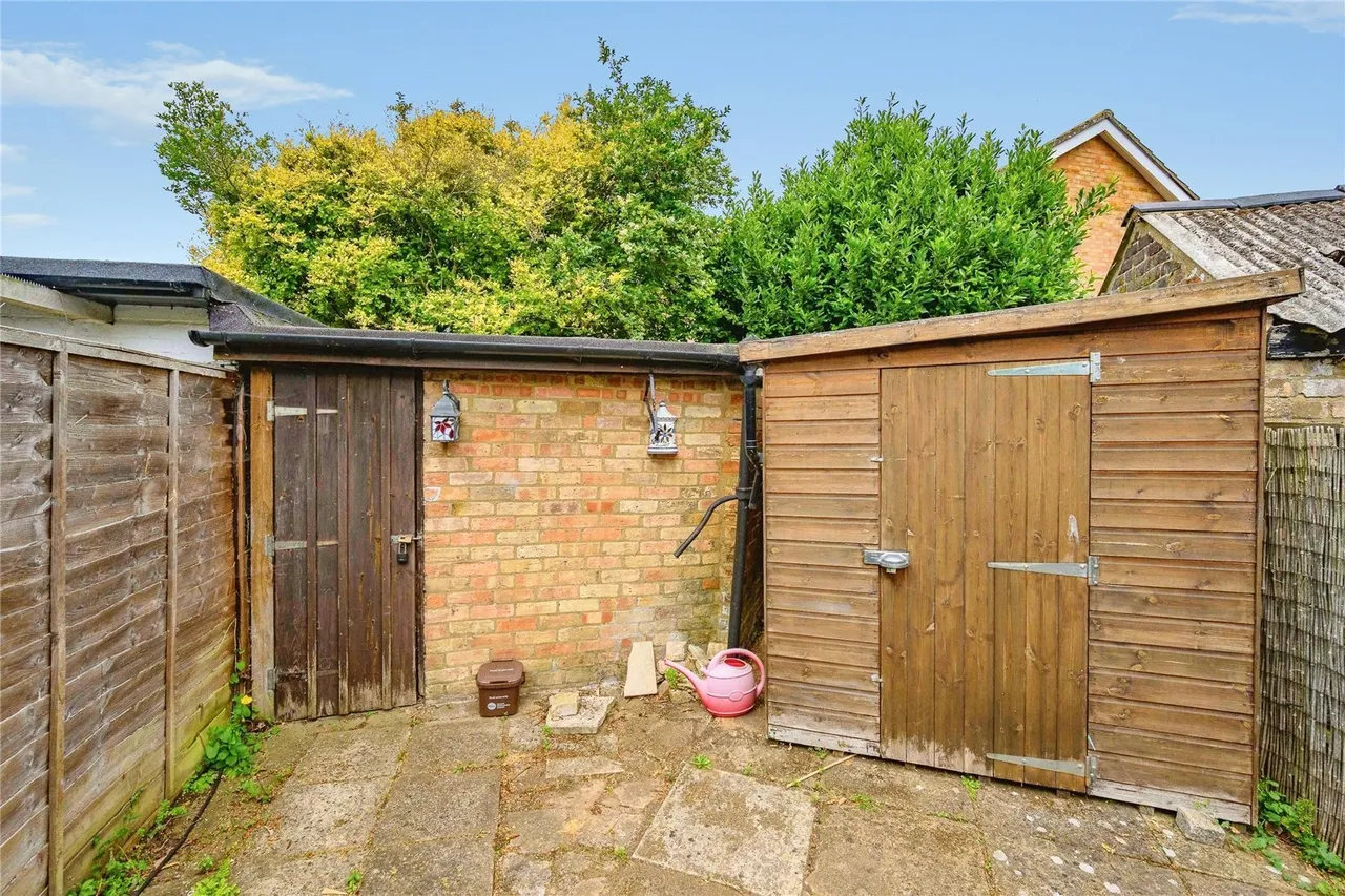 Dunstable Road, Toddington, Dunstable, Bedfordshire, LU5, photo 16