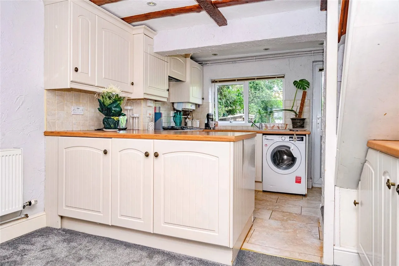 Dunstable Road, Toddington, Dunstable, Bedfordshire, LU5, photo 4