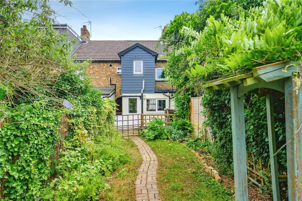 Dunstable Road, Toddington, Dunstable, Bedfordshire, LU5, photo 15