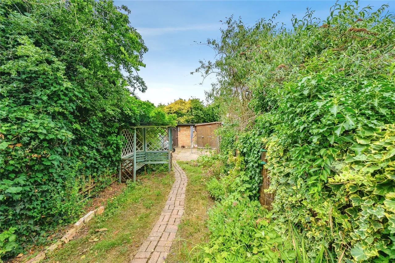 Dunstable Road, Toddington, Dunstable, Bedfordshire, LU5, photo 2