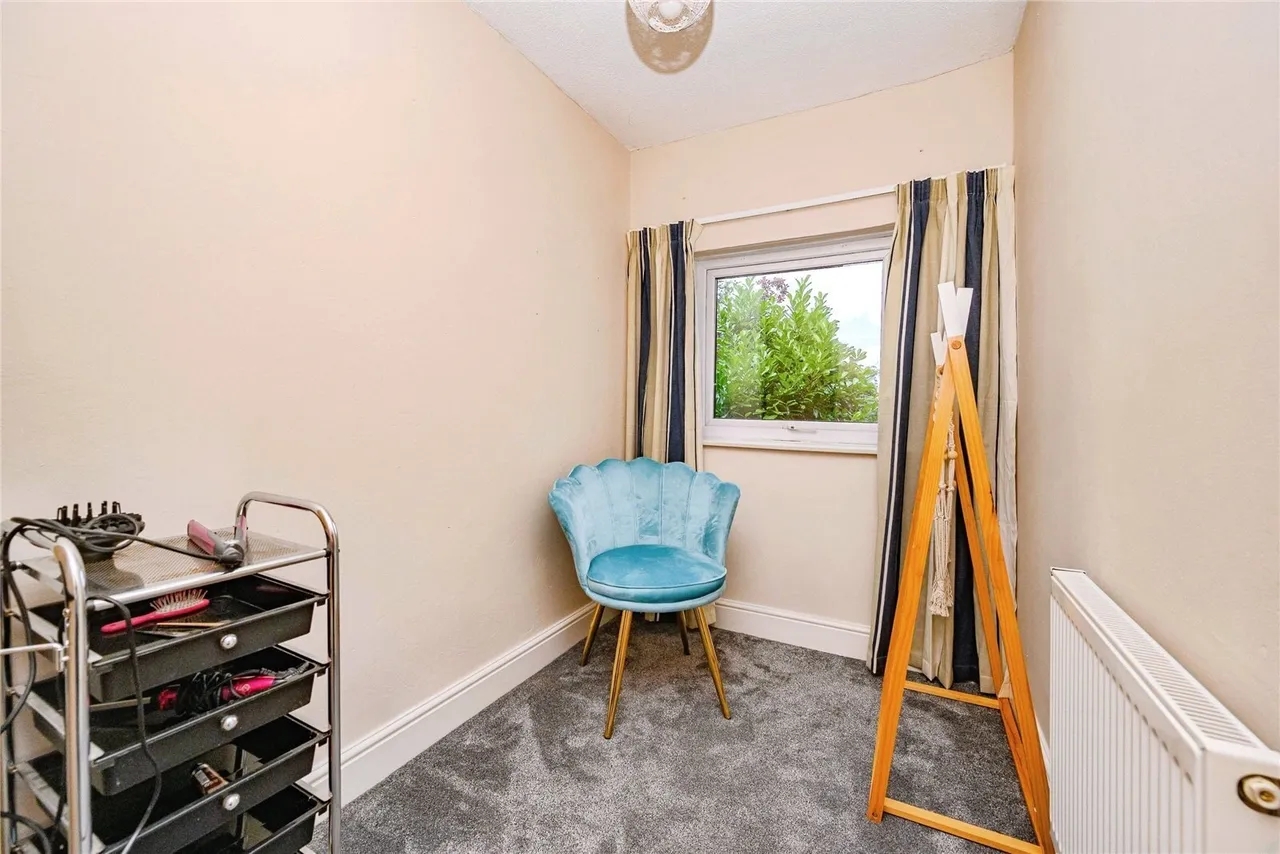 Dunstable Road, Toddington, Dunstable, Bedfordshire, LU5, photo 12