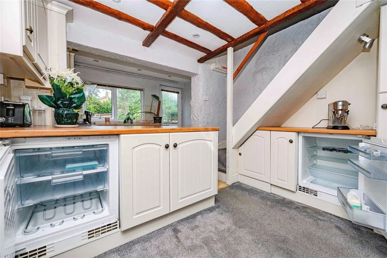 Dunstable Road, Toddington, Dunstable, Bedfordshire, LU5, photo 9