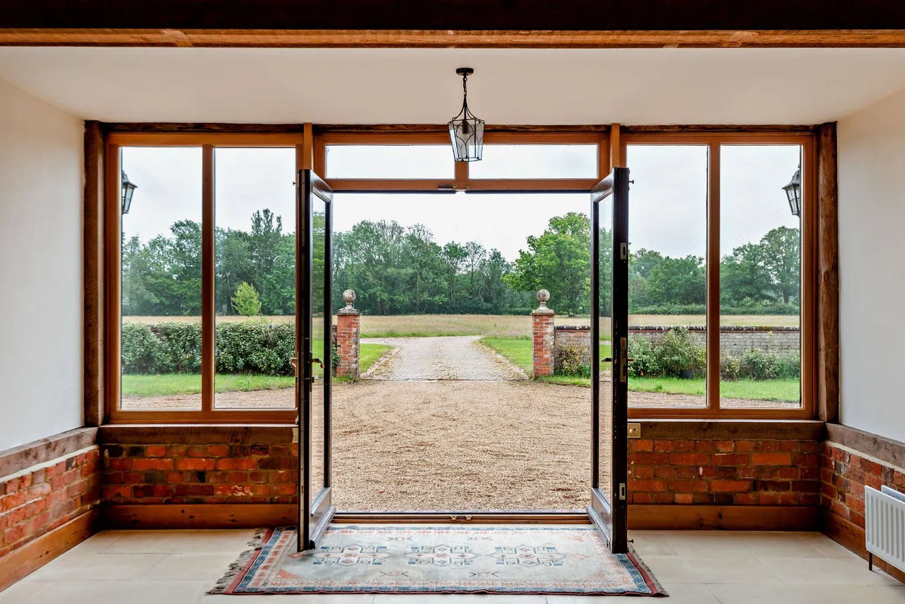 Guildford Road, Alfold, Cranleigh, Surrey, GU6 8JS, photo 11