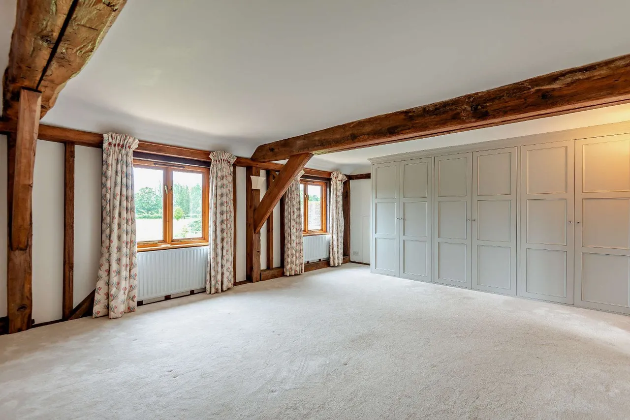 Guildford Road, Alfold, Cranleigh, Surrey, GU6 8JS, photo 12
