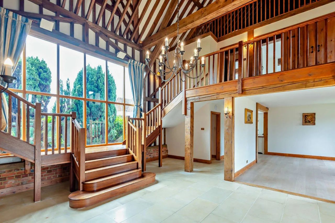 Guildford Road, Alfold, Cranleigh, Surrey, GU6 8JS, photo 10