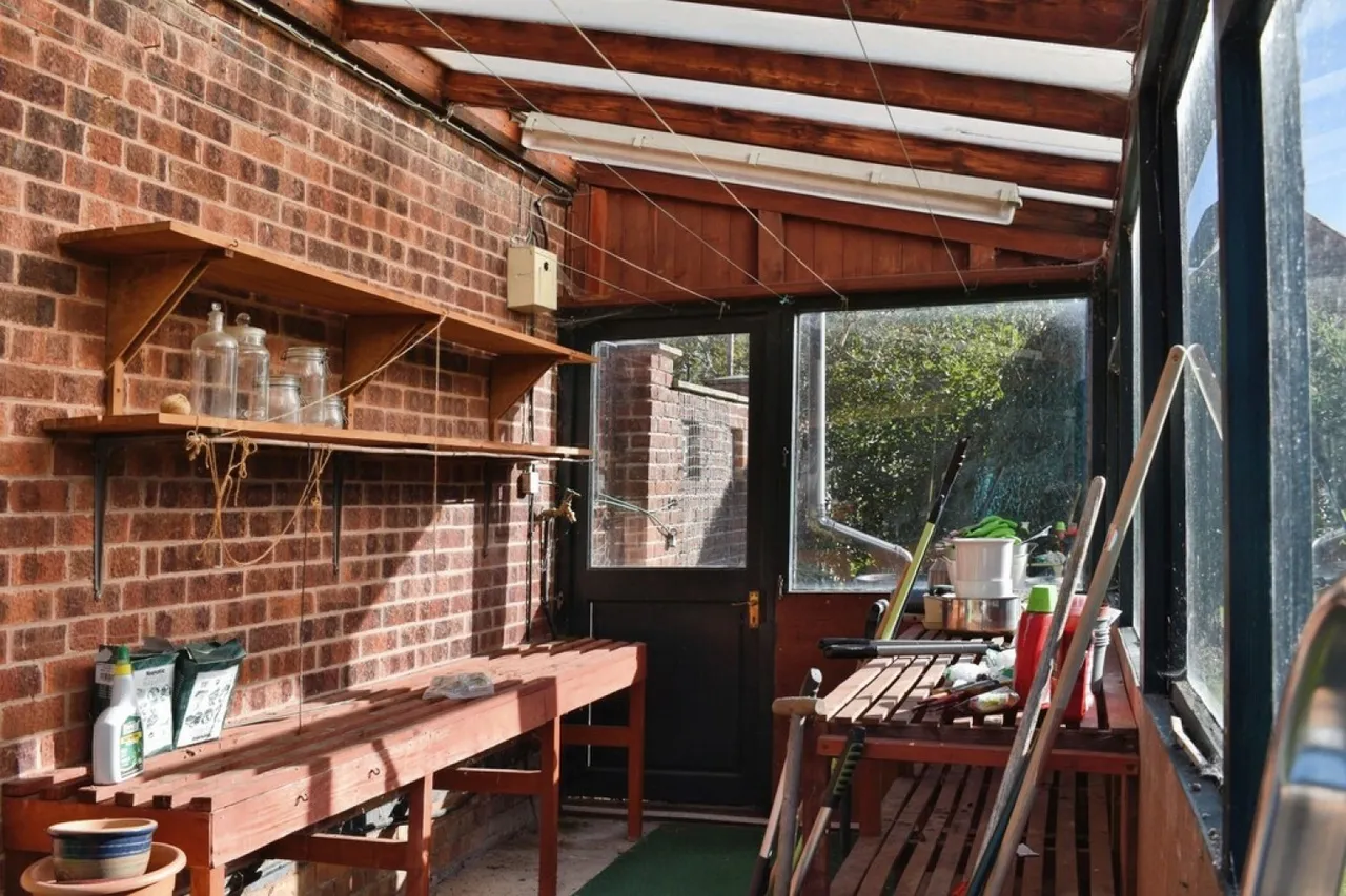 St Peters Close, Farndon, NG24, photo 17