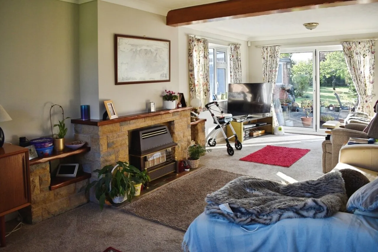 St Peters Close, Farndon, NG24, photo 5