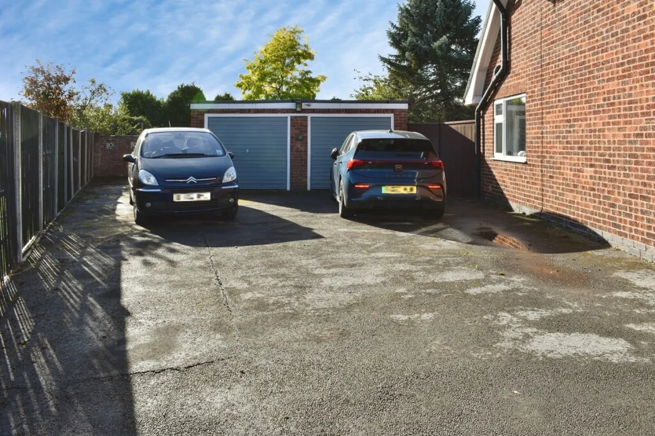 St Peters Close, Farndon, NG24, photo 18