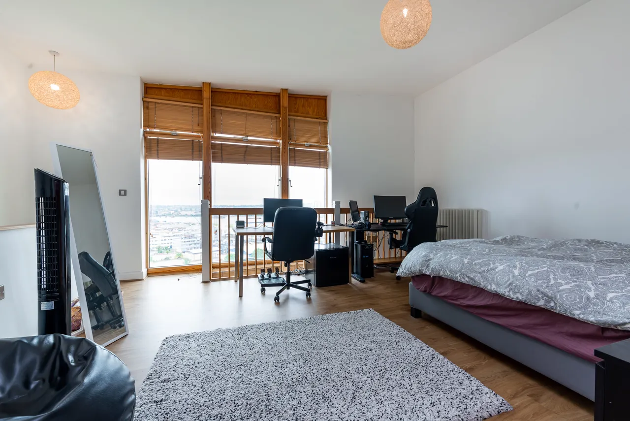 Western Beach Apartments, Hanover Avenue, London E16, photo 3