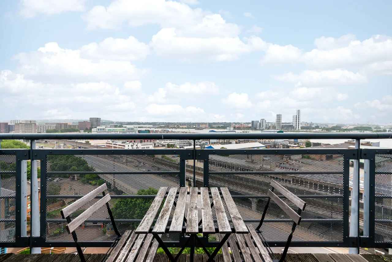 Western Beach Apartments, Hanover Avenue, London E16, photo 4