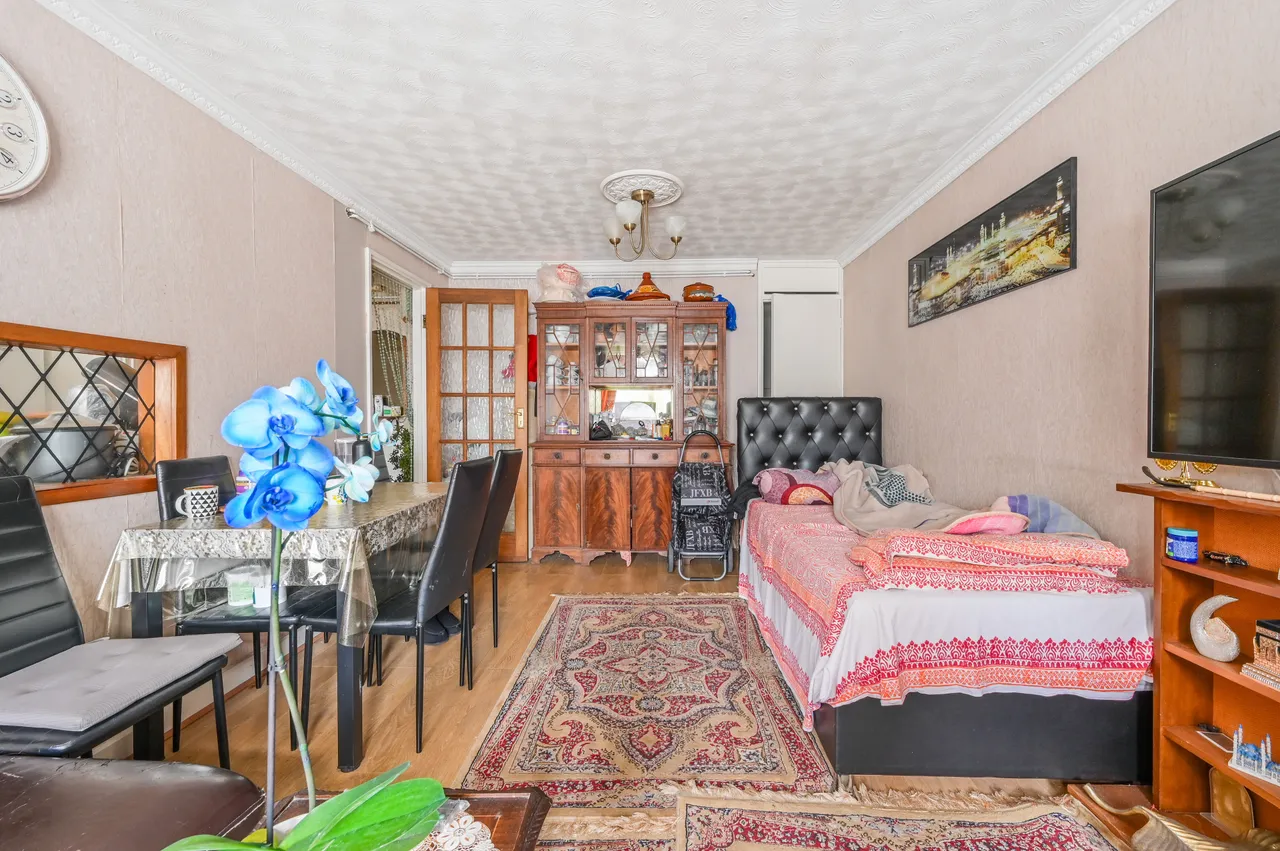 London, E1W, photo 5
