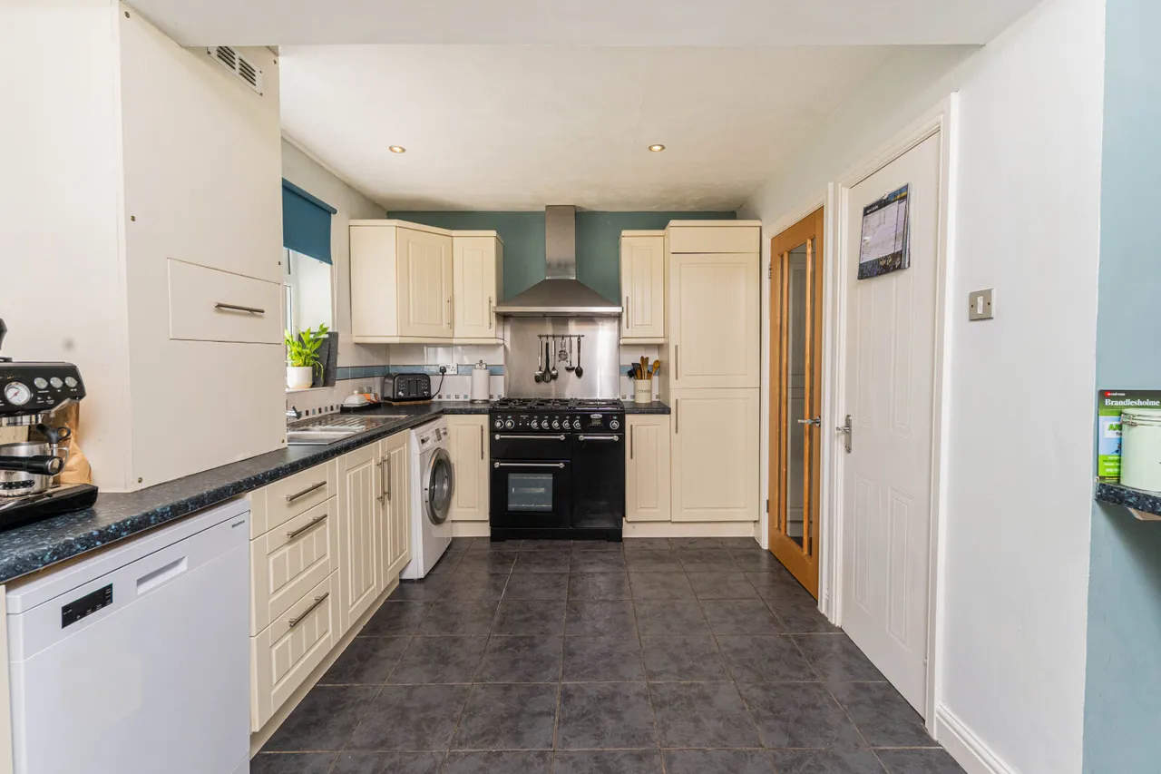 Riverbank Drive, Bury, BL8 1UR, photo 3
