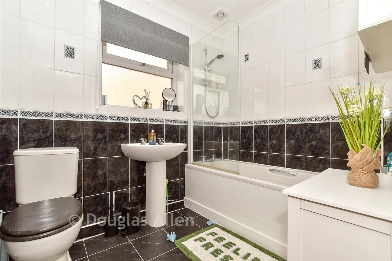 Hill Avenue, Wickford, SS11, photo 11