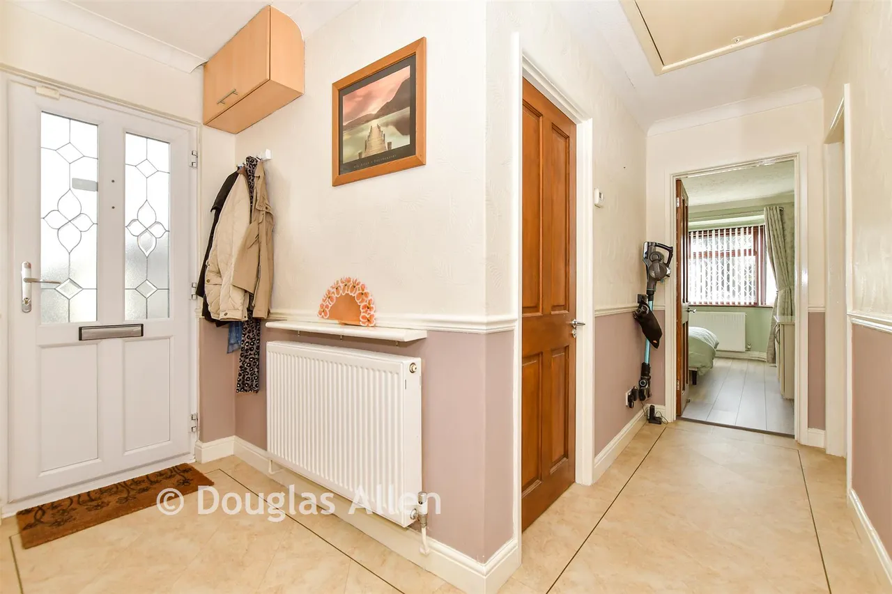 Hill Avenue, Wickford, SS11, photo 8