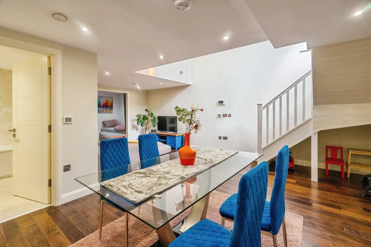 Bosworth Road, London, photo 10