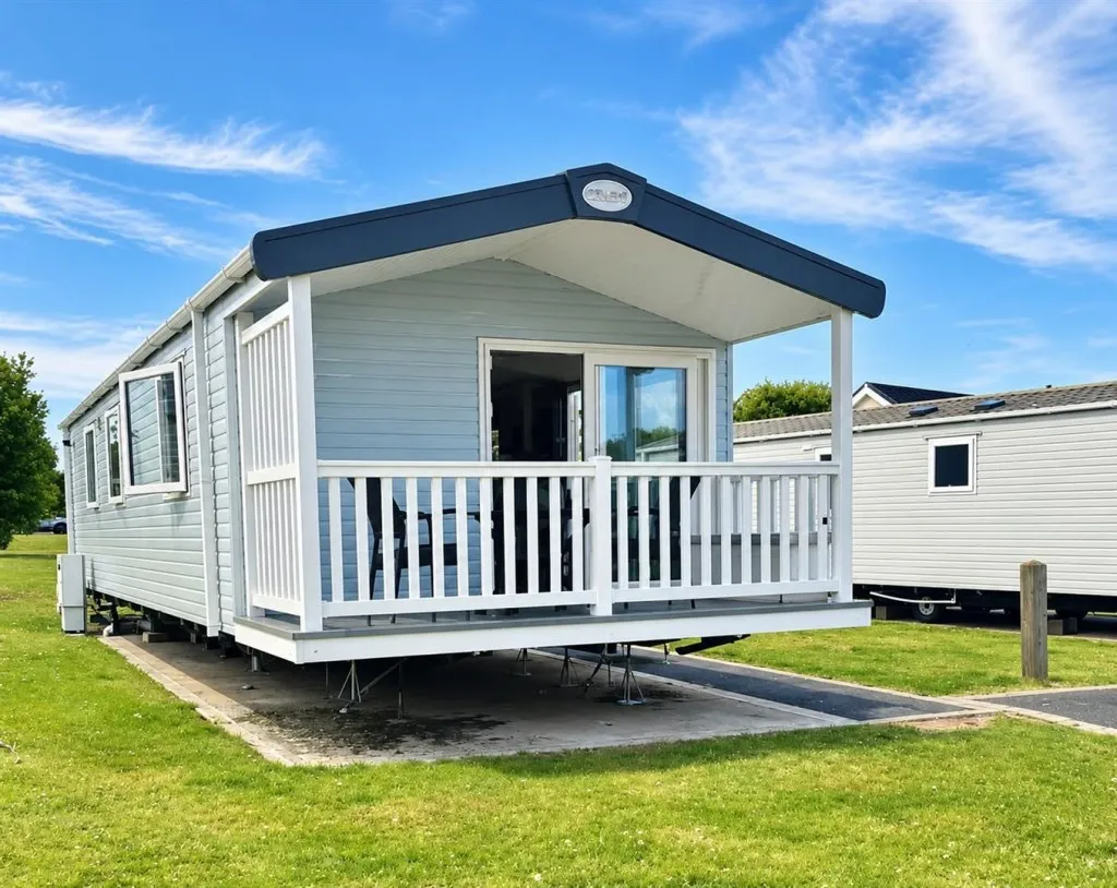 3 bed house for sale, Ormesby Road, Caister-On-Sea, NR30