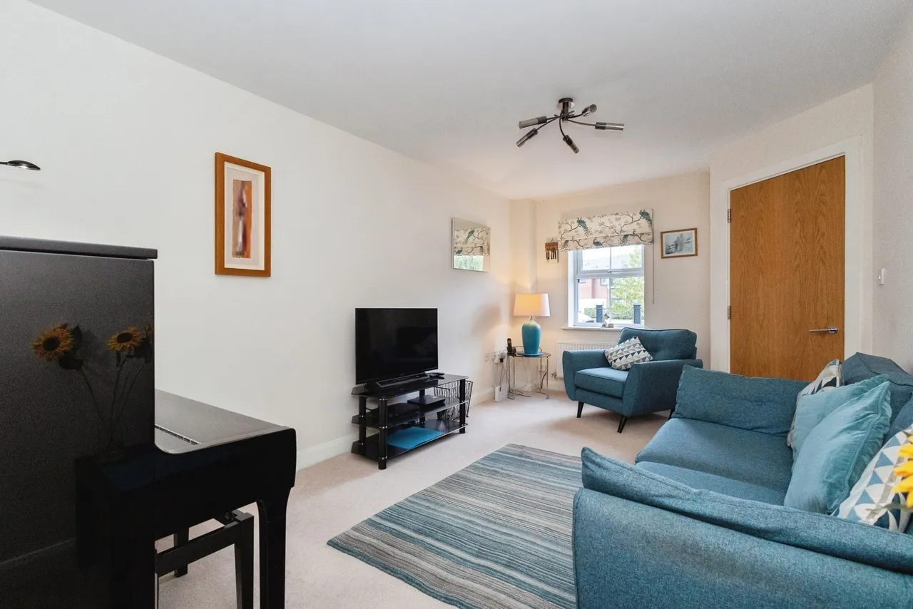 Durham Street, Droylsden, M43, photo 4