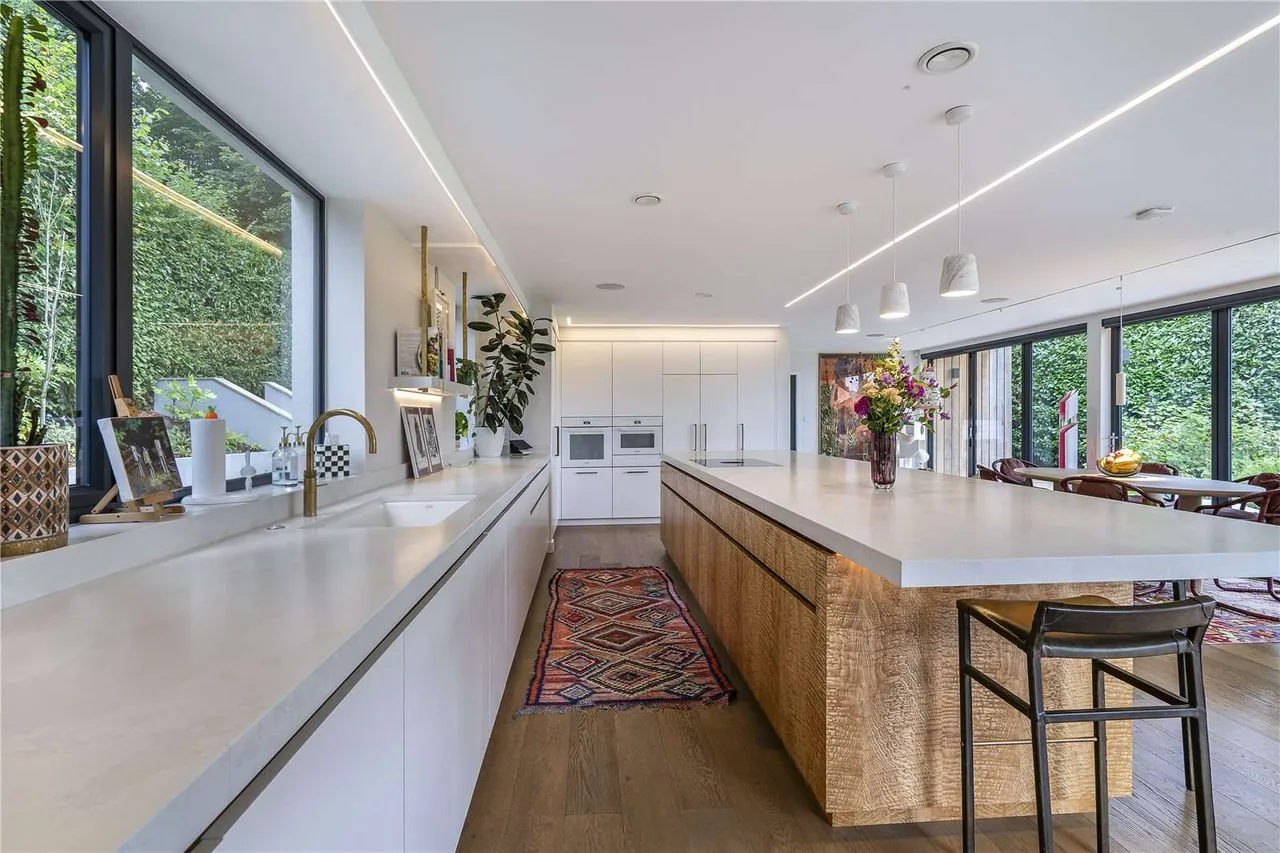 Stonehouse Lane, Cookham, Maidenhead, SL6 9TP, photo 6