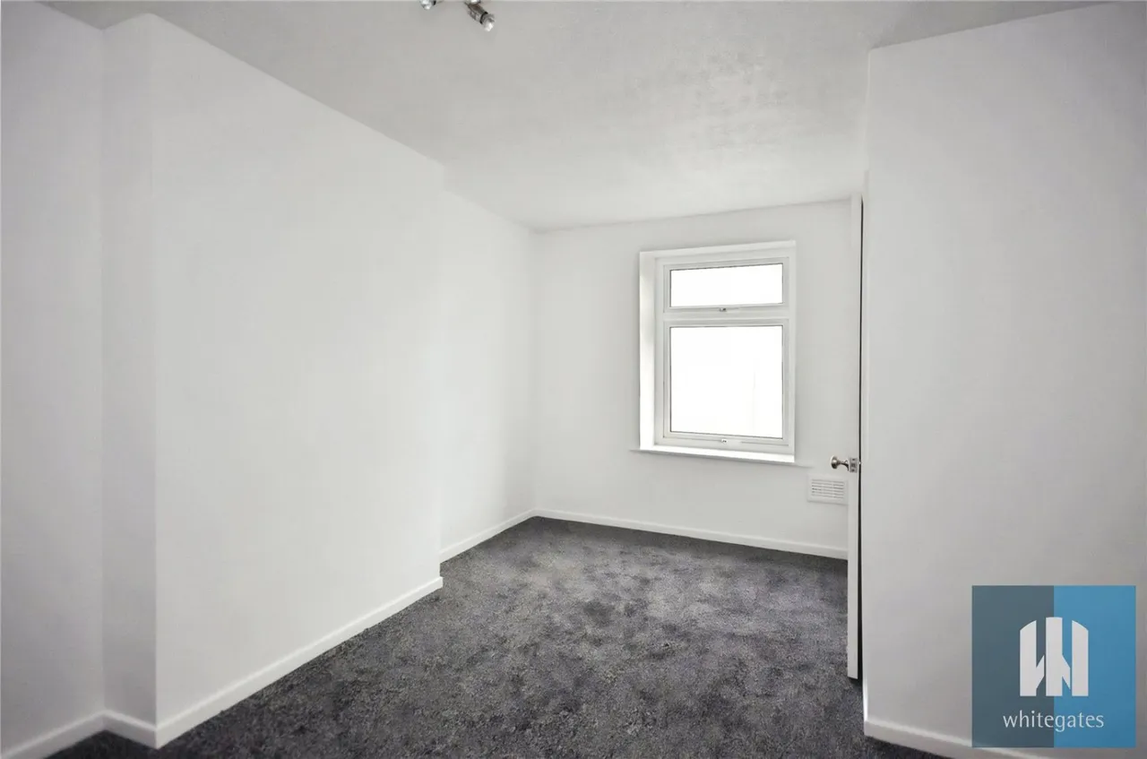 Huddersfield Road, Mirfield, WF14, photo 6