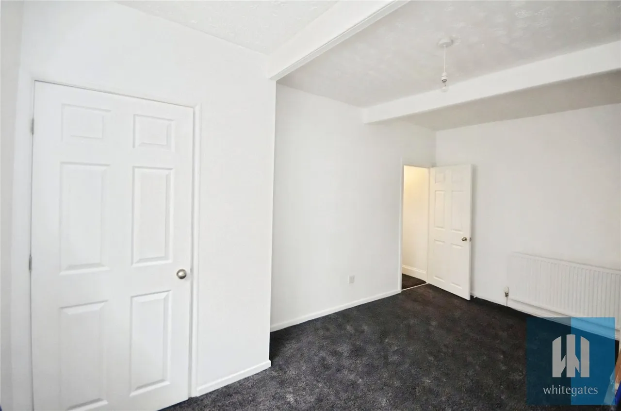 Huddersfield Road, Mirfield, WF14, photo 11