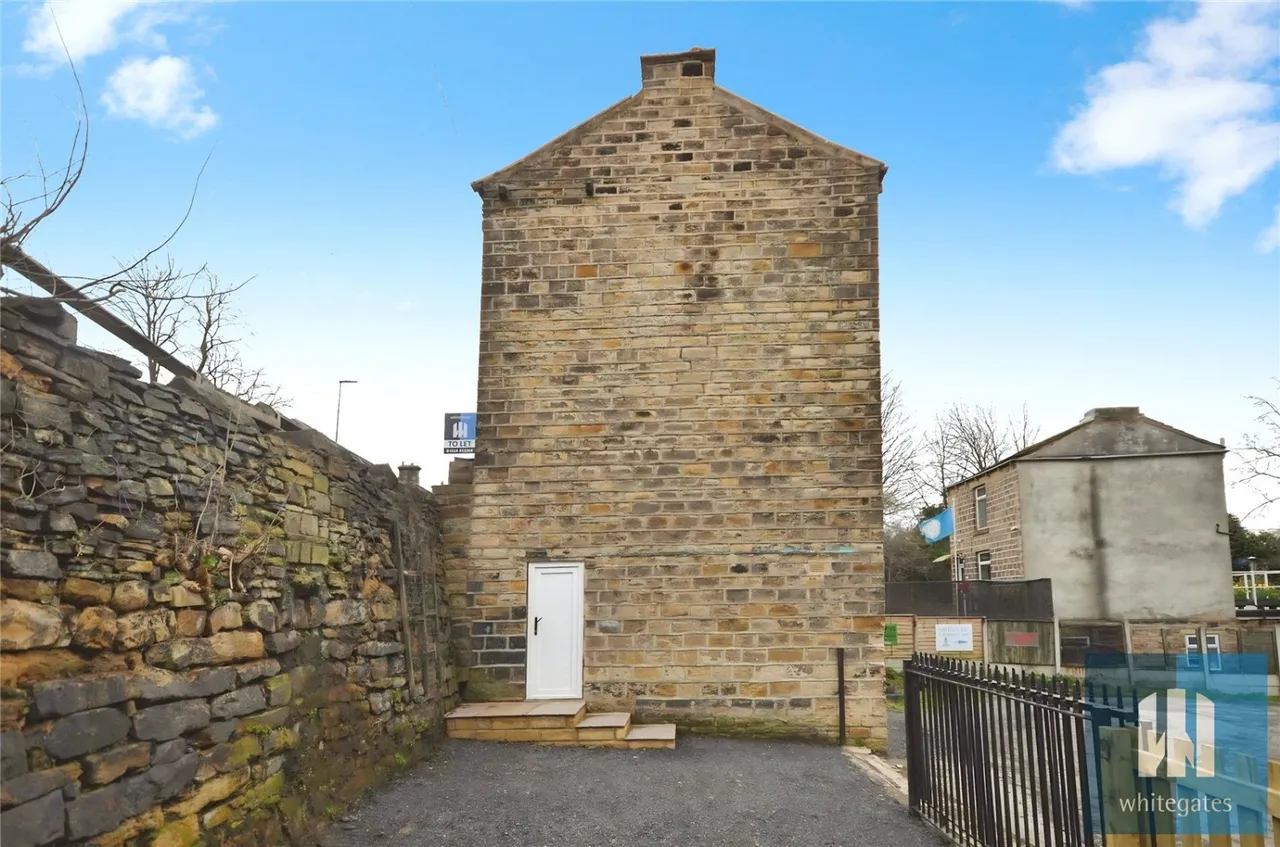 Huddersfield Road, Mirfield, WF14, photo 7