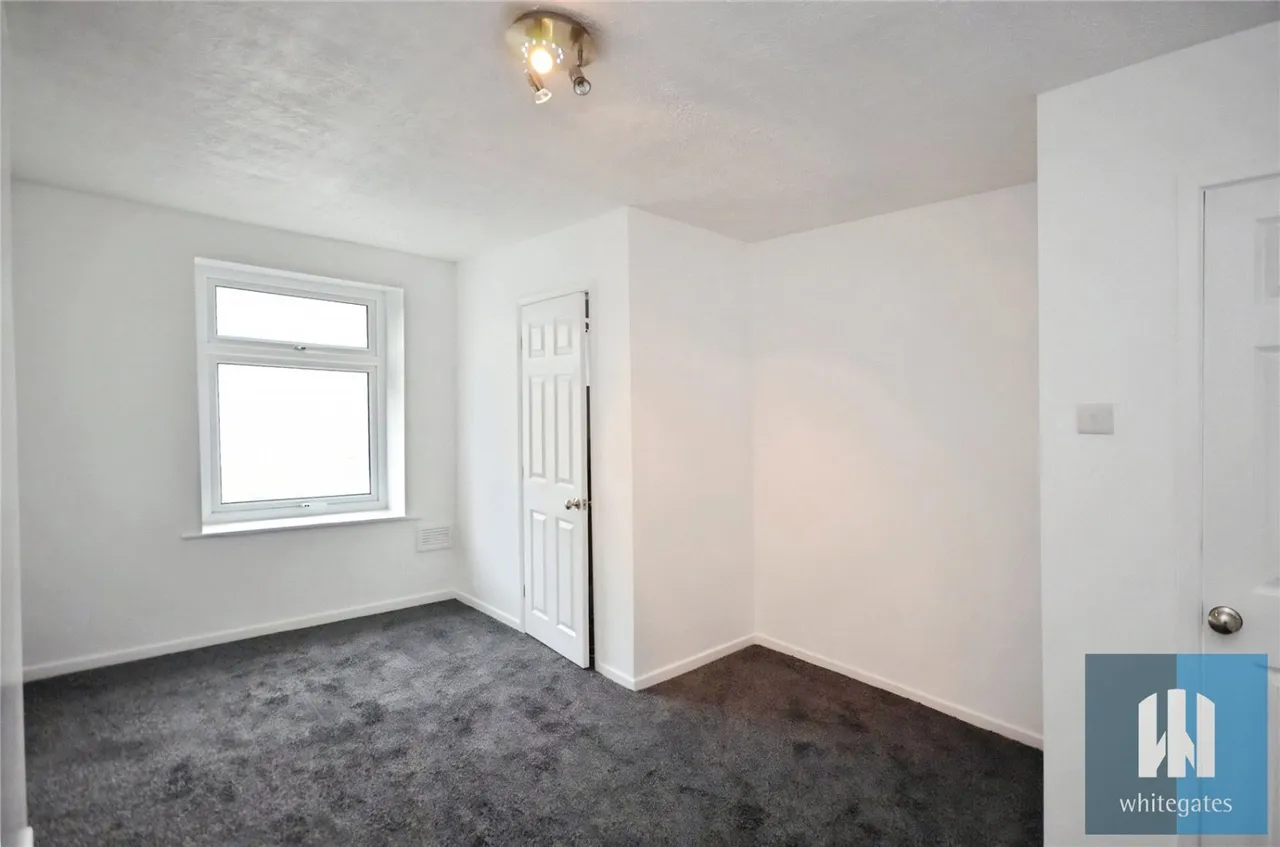 Huddersfield Road, Mirfield, WF14, photo 12