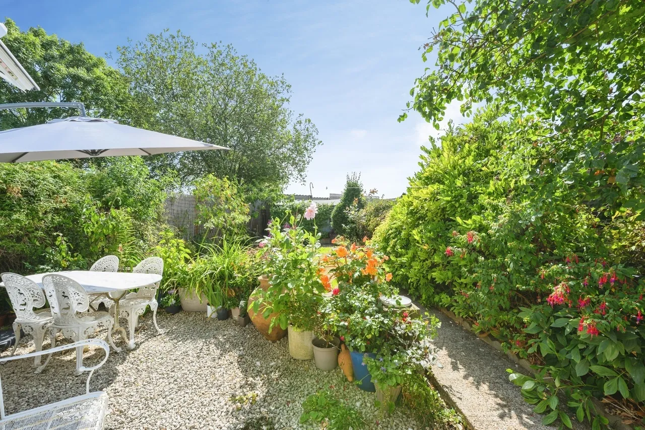 Radstock Way, Merstham, RH1, photo 3