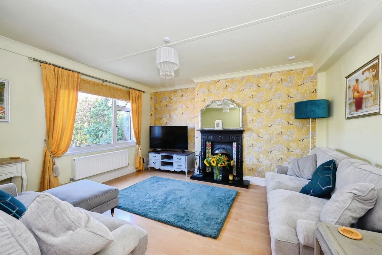 Radstock Way, Merstham, RH1, photo 5