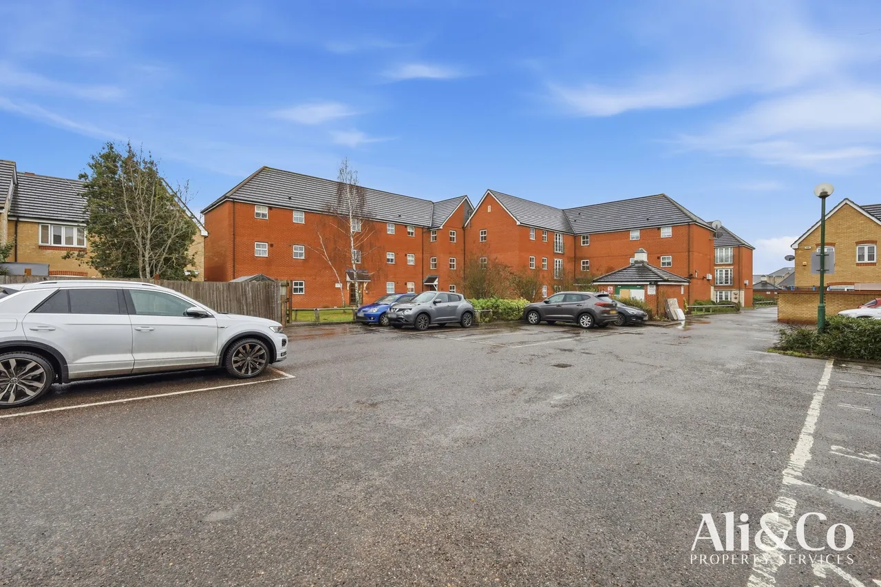 Rawlyn Close, Chafford Hundred, Essex, RM16 6BP, photo 13