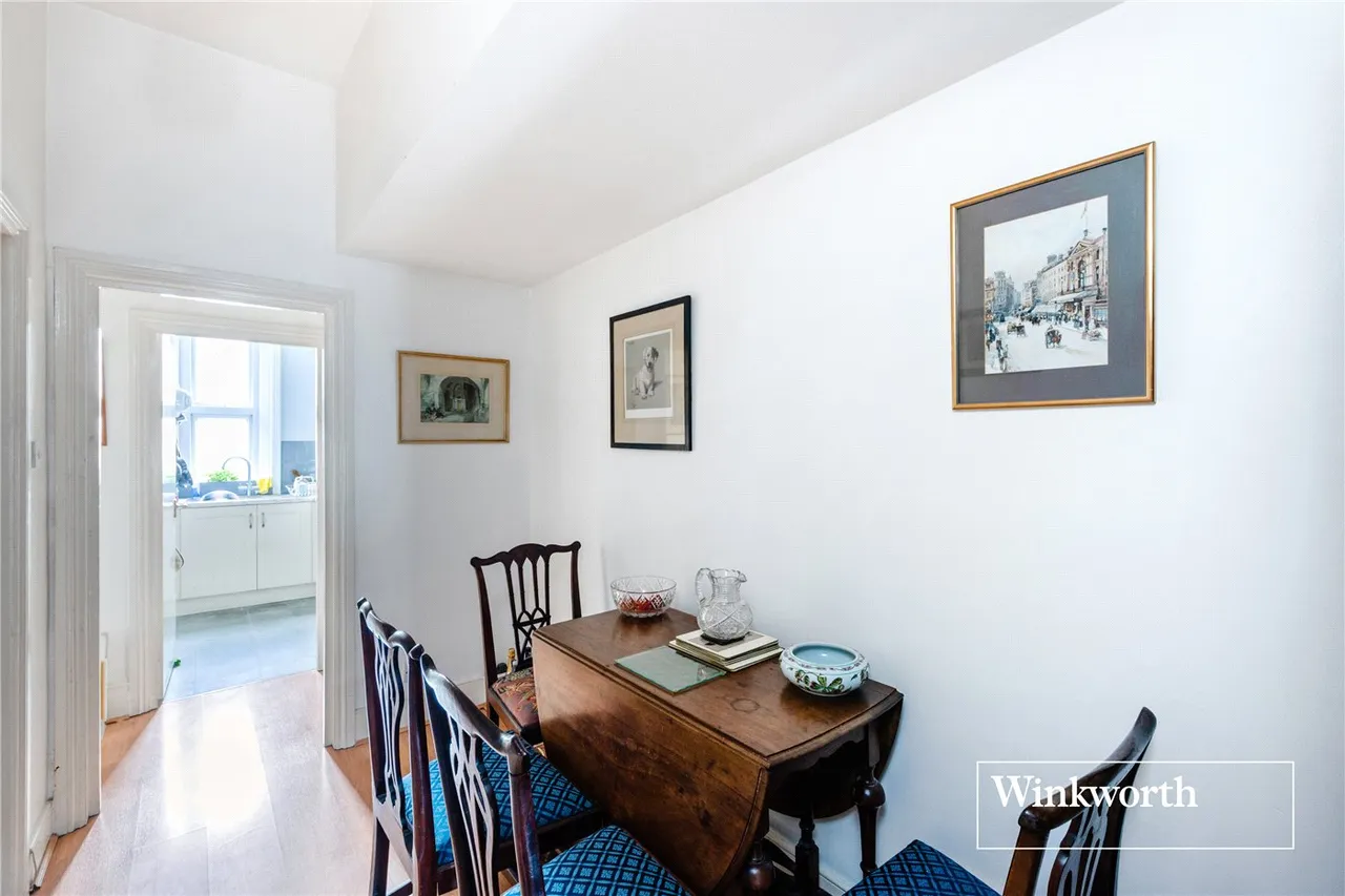 Ballards Lane, Finchley, London, N3, photo 11