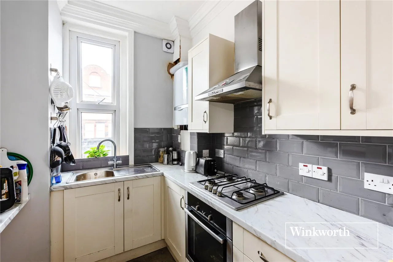 Ballards Lane, Finchley, London, N3, photo 4